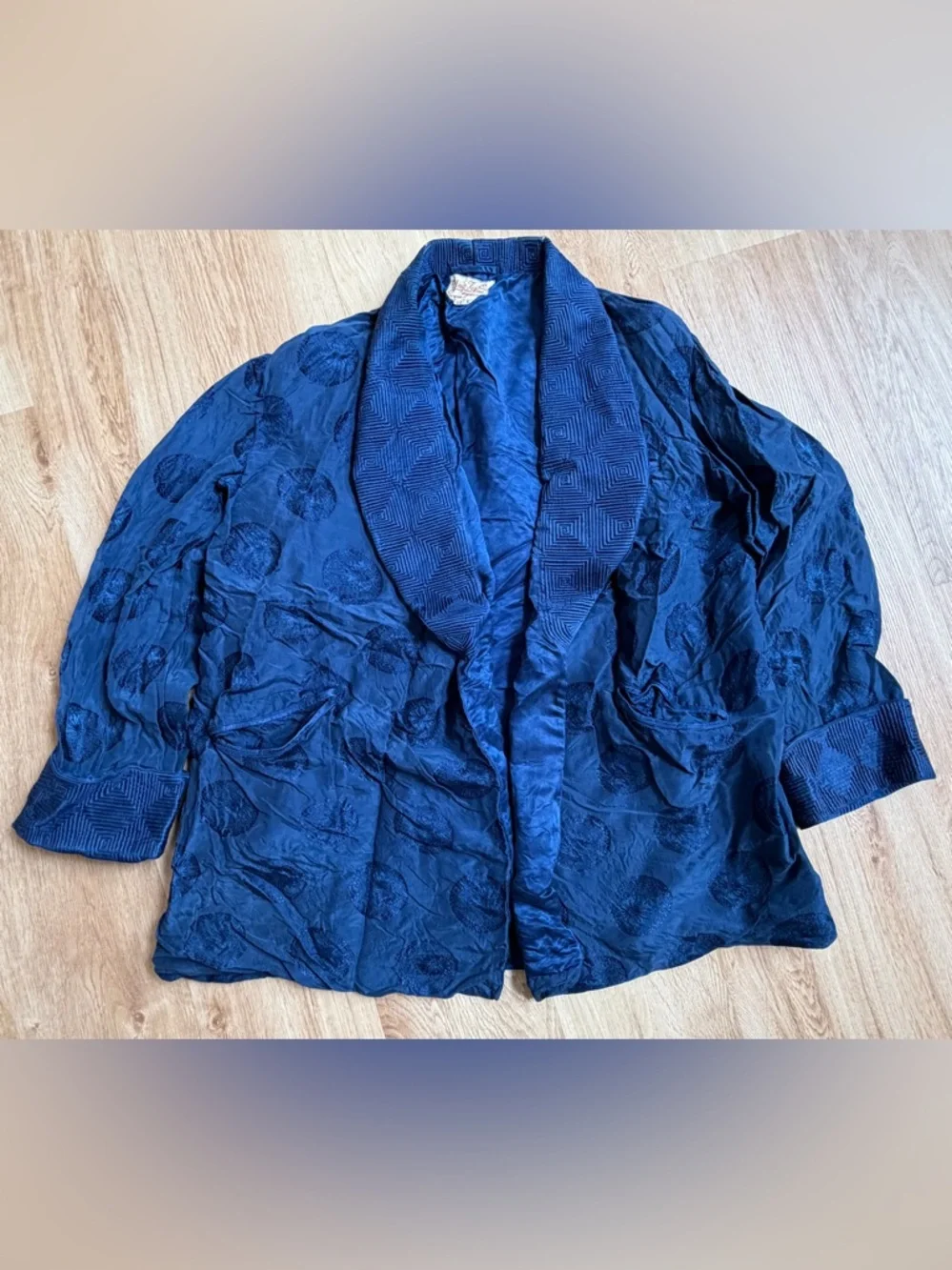 Ying Tai Co stunning silk